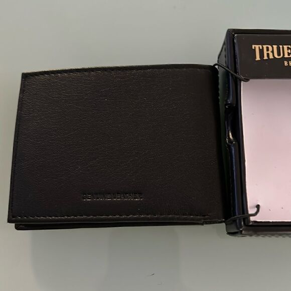 True Religion NWT wallet black 2 fold rfid protection genuine leather cool box - Picture 3 of 7